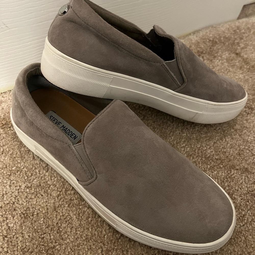 Steve Madden Gills Grey Suede